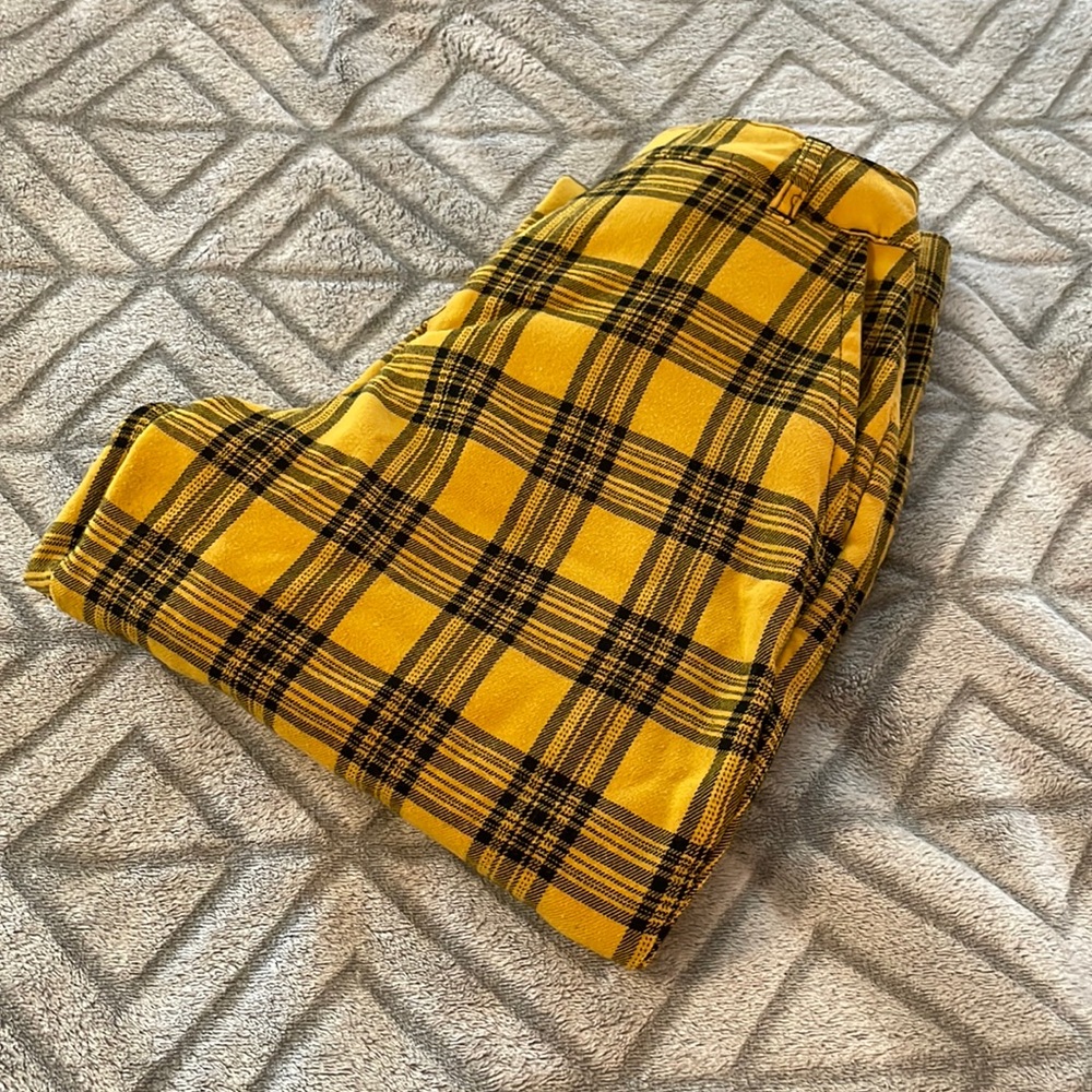 Adorable Checkered Yellow Hot Topic Pants